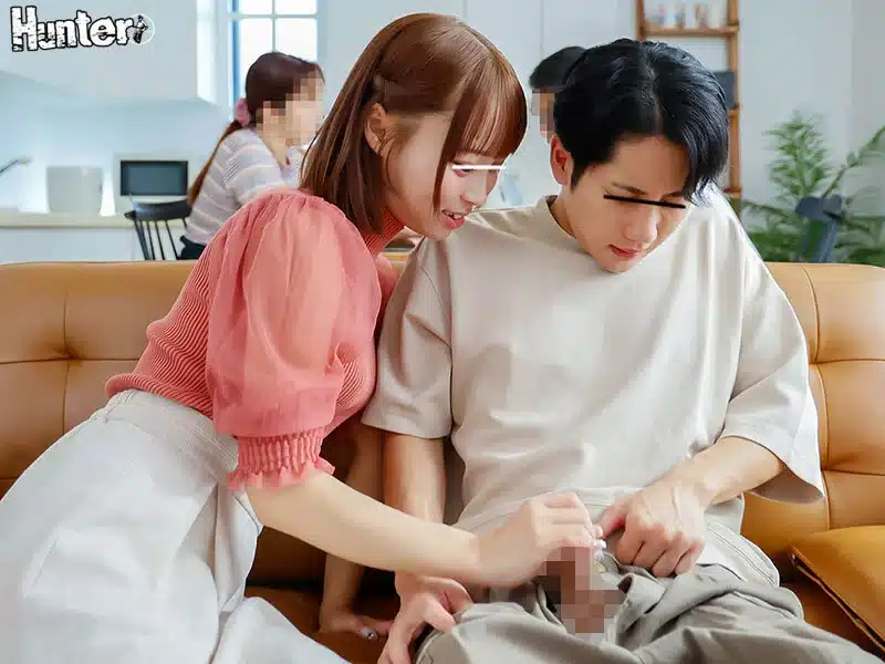 แอบเย็ด พี่สาวไม่อาย ขึ้นขย่มเย็ดแตกในน้องชายบนโซฟา HUNTC-541 2